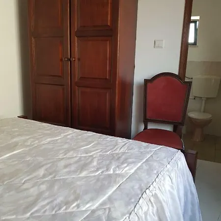 Tavira, Sta Margarida Quarto Com Casa De Banho E Apoio De Cozinha